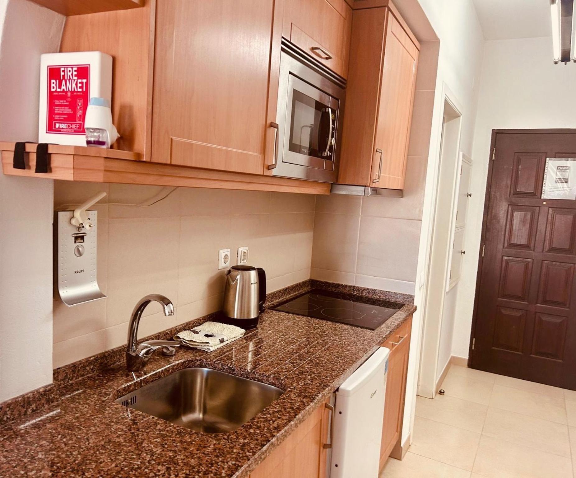 Lagos Main Avenue Studio With Marina View Balcony Экстерьер фото