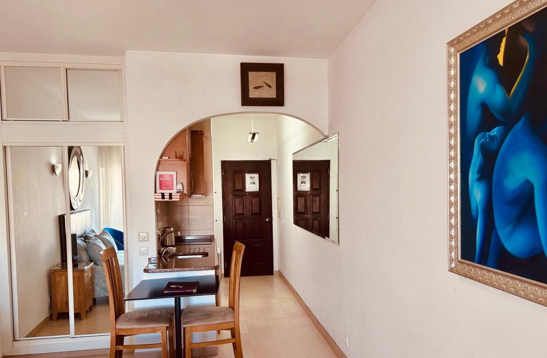Lagos Main Avenue Studio With Marina View Balcony Экстерьер фото