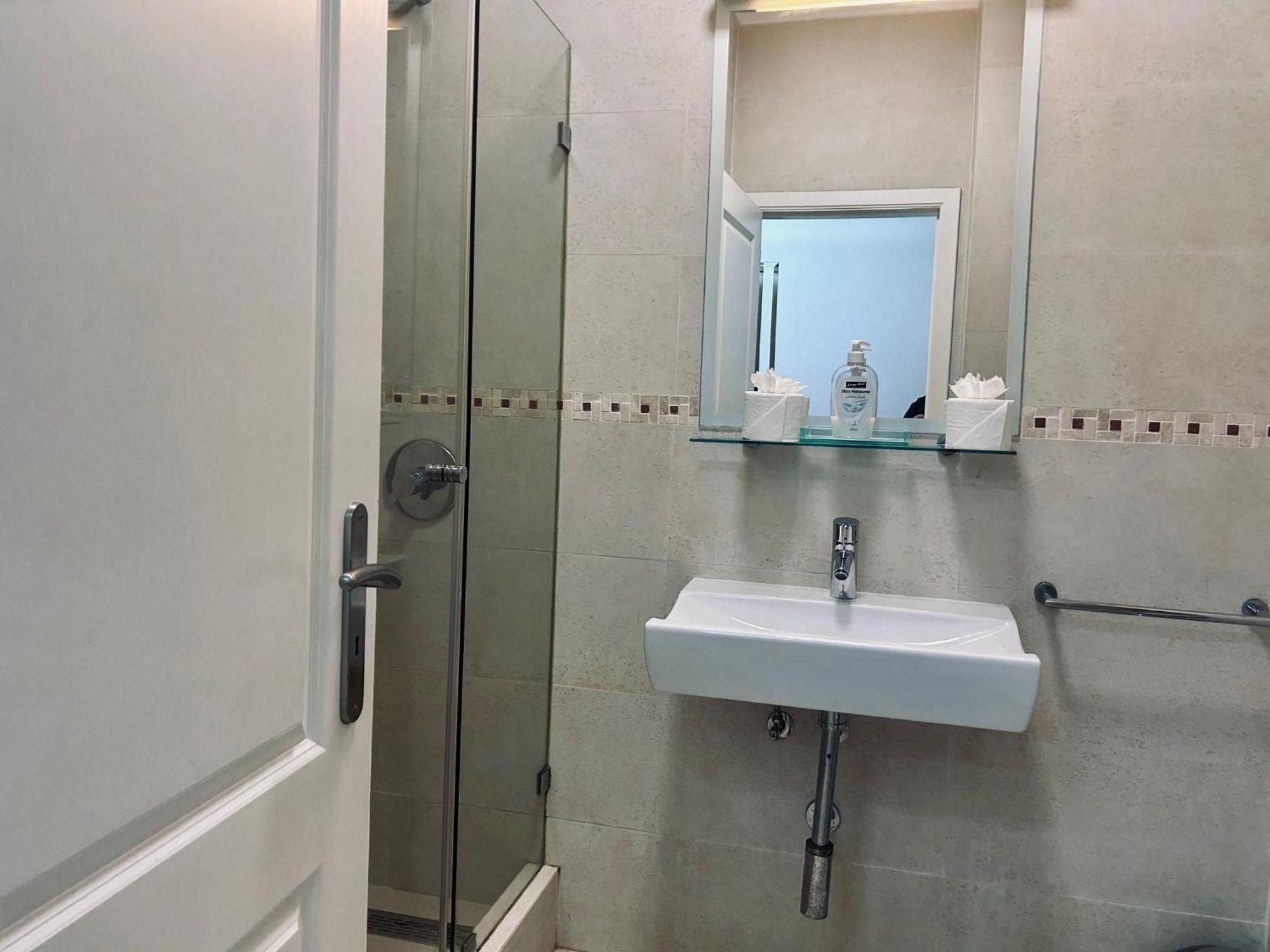 Lagos Main Avenue Studio With Marina View Balcony Экстерьер фото